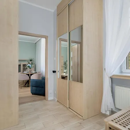 Modern Close To The Old Market Square And The Warta River By Renters Apartamento *